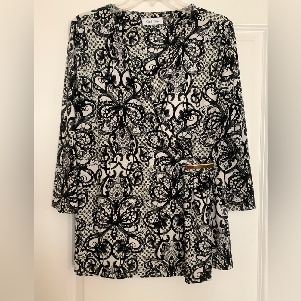 Calvin Klein Wrap Style V-Neck Long Sleeve L
